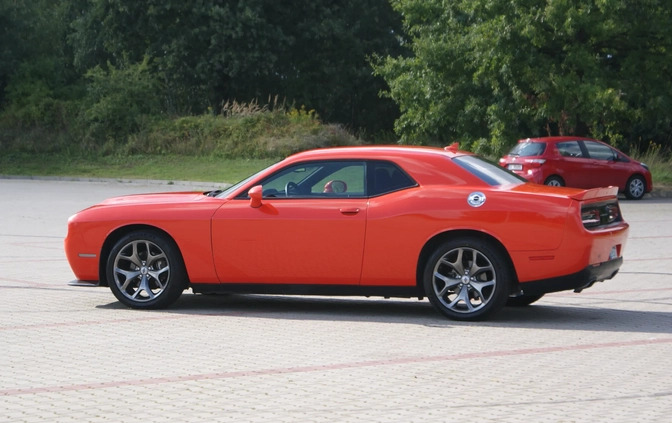 Dodge Challenger cena 81900 przebieg: 211000, rok produkcji 2017 z Legnica małe 137